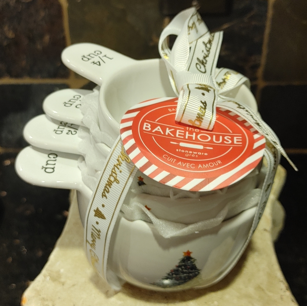 Bake House Christmas Measuring Cups